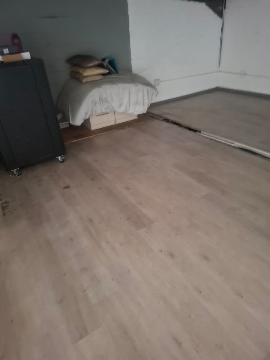  Bedroom Property for Sale in Killarney Industria Western Cape